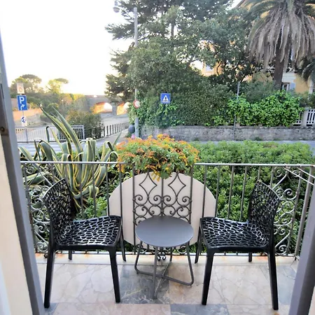 阿加塔旅馆 4* 莱万托