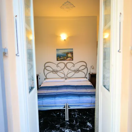 阿加塔旅馆 招待所 4*